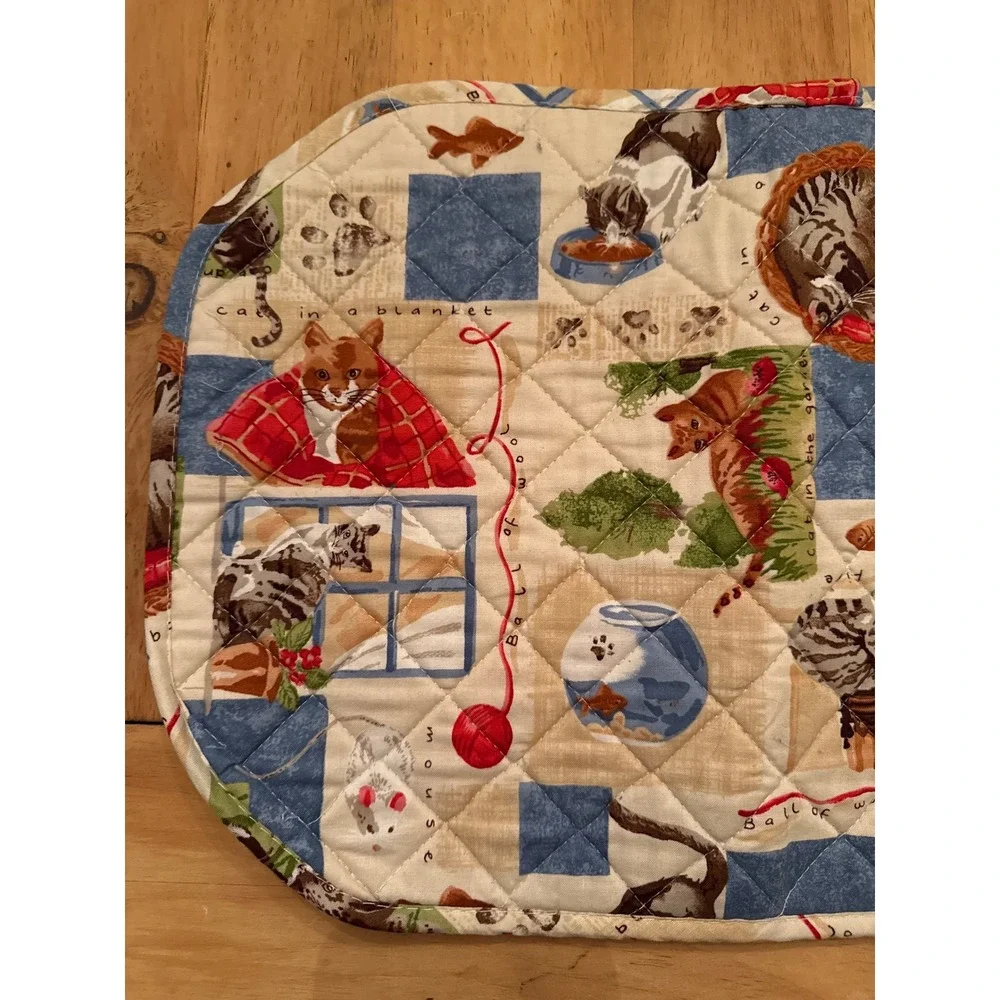 Vintage Style Quilted Cat Placemats Set of 4 Oval Novelty Feline Print Blue